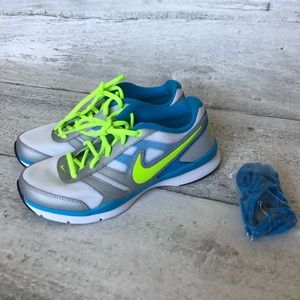 Size 7 Nike running shoes.